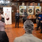 Feijóo se reunió con un grupo de representantes de las Bodegas de Asebor