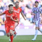 David González firmó desde los once metros una victoria que consolida la racha del equipo de Ramis y le deja a dos puntos del ascenso directo.