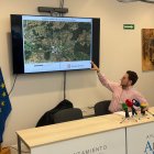 El alcalde muestra el mapa de barrios de Aranda