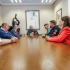 Reunión de alcaldes en la Subdelegación del Gobierno para abordar el problema de la okupación.