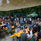 Uno de los espacios gastronómicos en el Paseo Marceliano Santamaría el pasado San Pedro.