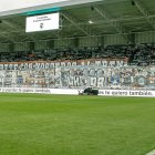 La afición del Burgos desplegando el tifo en el partido contra el Almería