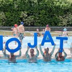 Un grupo de se ‘moja’ por la Esclerosis Múltiple en la piscina de El Plantío.