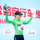 Daniel Cavia, en el podio como ganador del maillot de la regularidad.