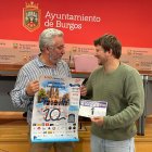 El concejal y el presidente de la Asociación presenta la VIII Pedalada.