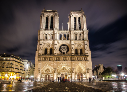Fachada de Notre Dame de París.
