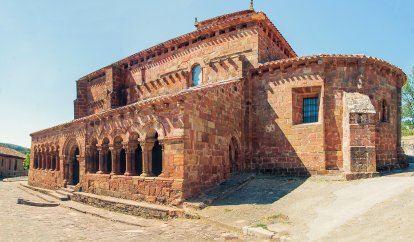 Iglesia de San Esteban en Pineda de la Sierra.