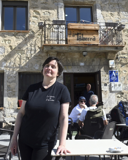 Maria Concepción gestiona un albergue de peregrinos en Espinosa del Camino.