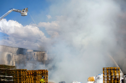 Incendio en Torreplas, polígono de Gamonal.
