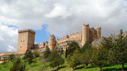 El Castillo de Peñaranda de Duero es una de las grandes joyas patrimoniales de la Ribera del Duero.