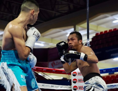 Yazid Ezzaidani (i) nunca perdió la cara al rival.