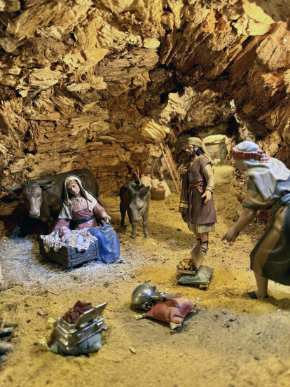 Escenas del Belén que se puede ver en la localidad burgalesa de Renuncio hasta el 6 de enero.