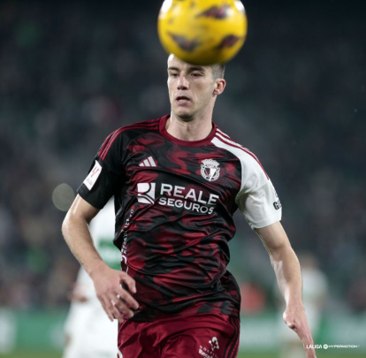 Aitor Córdoba durante el partido contre el Elche.
