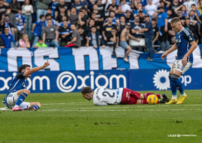 Joni Montiel perdió un balón al lado del área y el goleador Sebas Moyano no perdonó haciendo el segundo en su cuenta persona