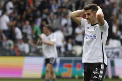 Curro se lamenta de una oportunidad perdida,