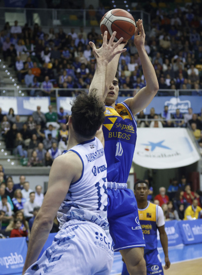 Imagen del partido entre el San Pablo Burgos y Gipuzkoa.