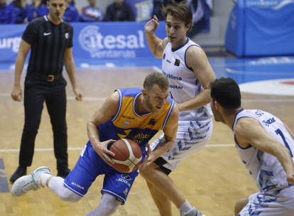 Imagen del partido entre el San Pablo Burgos y Gipuzkoa.