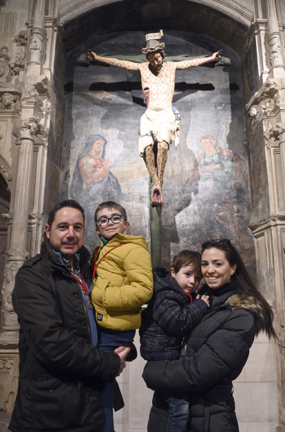 La familia Sáez Vicario en la Iglesia de San Gil.