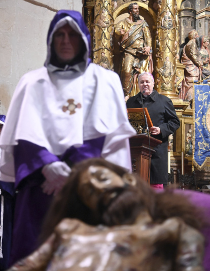 Acto del Desenclavo de la Cruz en el Viernes Santo