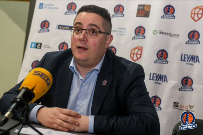 Diego Epifanio Epi, entrenador del Leyma Coruña, en la previa del partido.