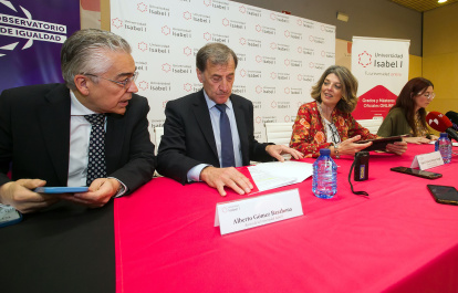 Roberto Saiz, Gómezs Barahona, Moreno y y la organizadora del Congreso, María Hernández.