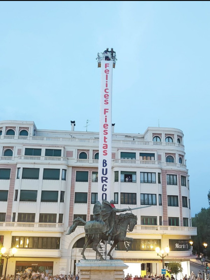 Los bomberos felicitaron las fiestas .