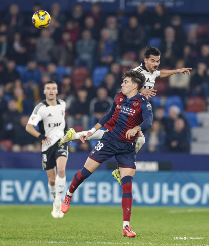 Imagen del partido entre el Levante y el Burgos CF.