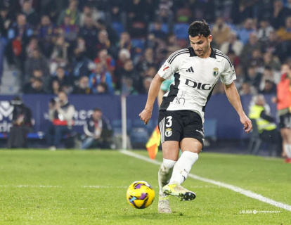 Imagen del partido entre el Levante y el Burgos CF.