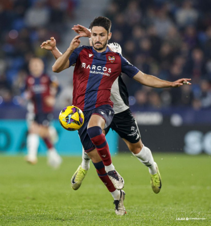 Imagen del partido entre el Levante y el Burgos CF.