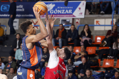 Imagen del partido entre el Grupo Ureta Tizona Burgos y el Cartagena.