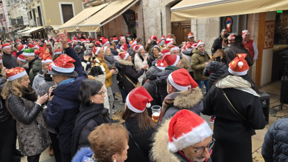 Un momento del 'vermut lotero' del Pez de San Lorenzo y el Encarna’s.