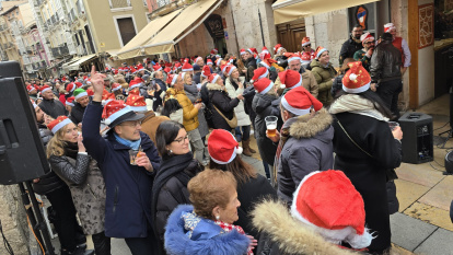 Un momento del 'vermut lotero' del Pez de San Lorenzo y el Encarna’s.