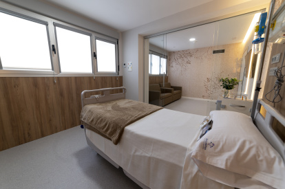 Las habitaciones de la segunda planta del Hospital Recoletas han sido completamente renovadas y ahora disponen de espacios más amplios.