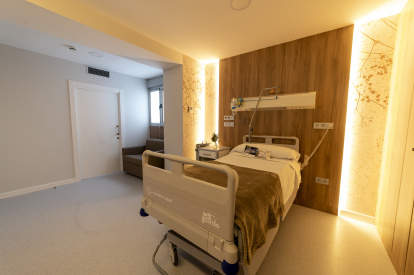 Las habitaciones de la segunda planta del Hospital Recoletas han sido completamente renovadas y ahora disponen de espacios más amplios.