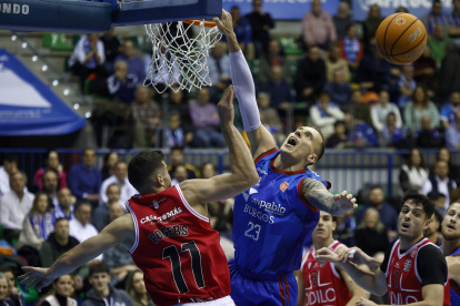 Partidazo en el Coliseum con un gran ambiente en las gradas