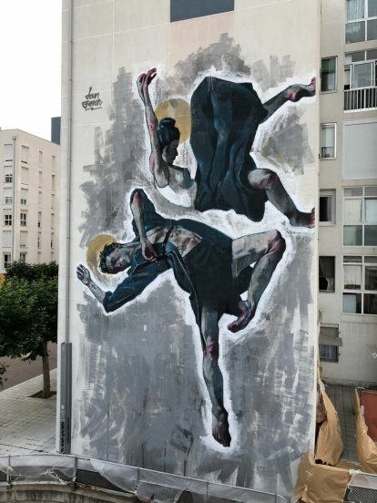 The Dance de Dan Ferrer se encuentra junto al centro cívico Río Vena en Burgos