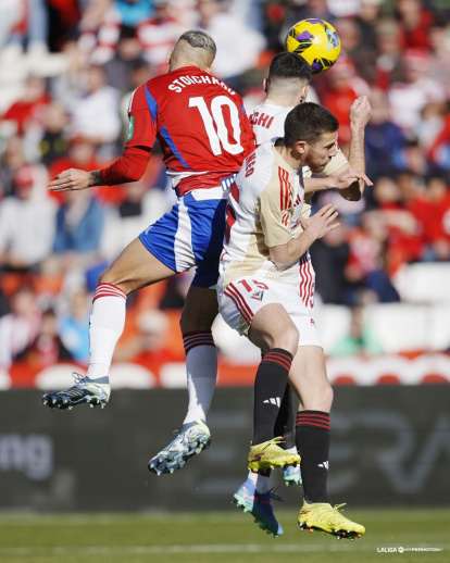 Imagen del partido entre el Granada y el Mirandés.