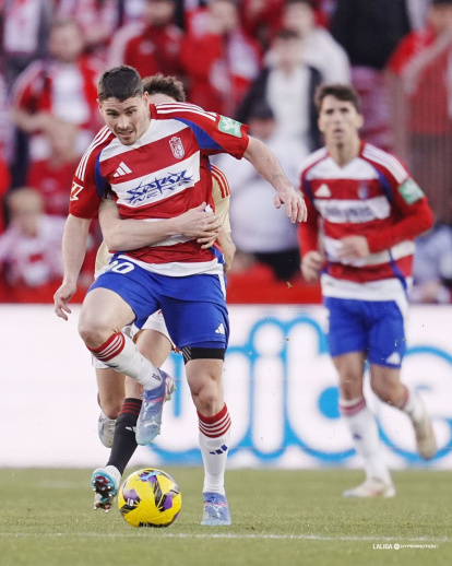 Imagen del partido entre el Granada y el Mirandés.