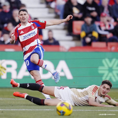 Imagen del partido entre el Granada y el Mirandés.