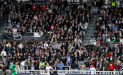 Imagen del partido entre el Burgos CF y el Racing de Santander.