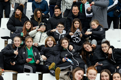 Imagen del partido entre el Burgos CF y el Racing de Santander.