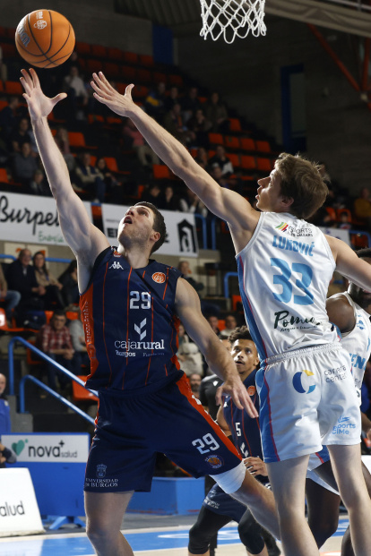 Imagen del partido entre Tizona y Menorca.