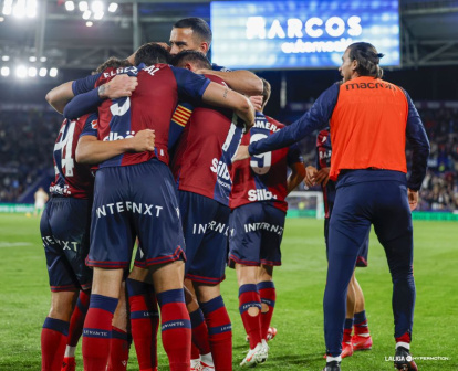 Imagen del partido entre el Levante y el Mirandés.