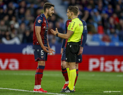Imagen del partido entre el Levante y el Mirandés.