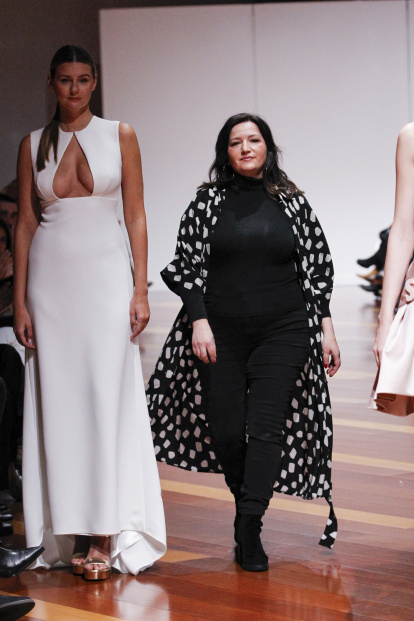 Instante del desfile de Carolina Gázquez.