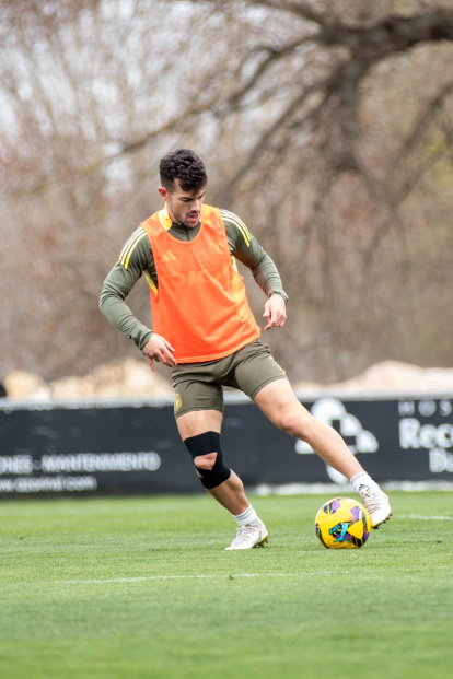 Curro Sánchez durante el último entrenamiento antes del partido contra el Eldense en la localidad alicantina.