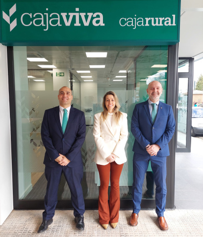 El personal de la primera oficina de 