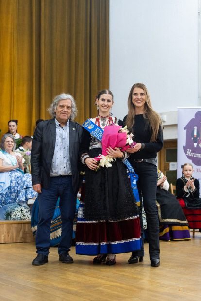 El acto se celebró en la sala capitular del Monasterio de Bernardas.