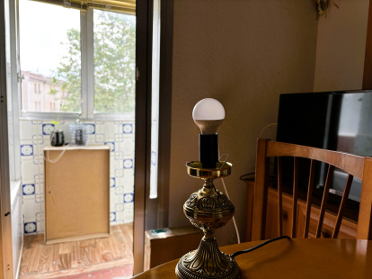 Algunos vecinos optan por poner lámparas programables para evitar ocupaciones cuando no están en casa.