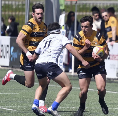 Martín Sorreluz avanza con el oval en un partido contra Real Ciencias.